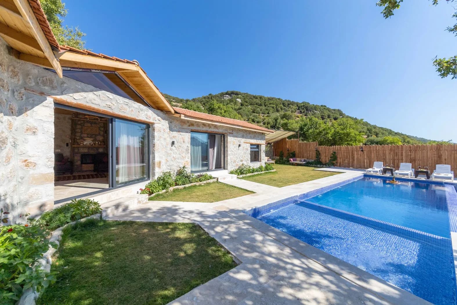 Villa Akbaş 2, Kaş — muhafazakâr villa