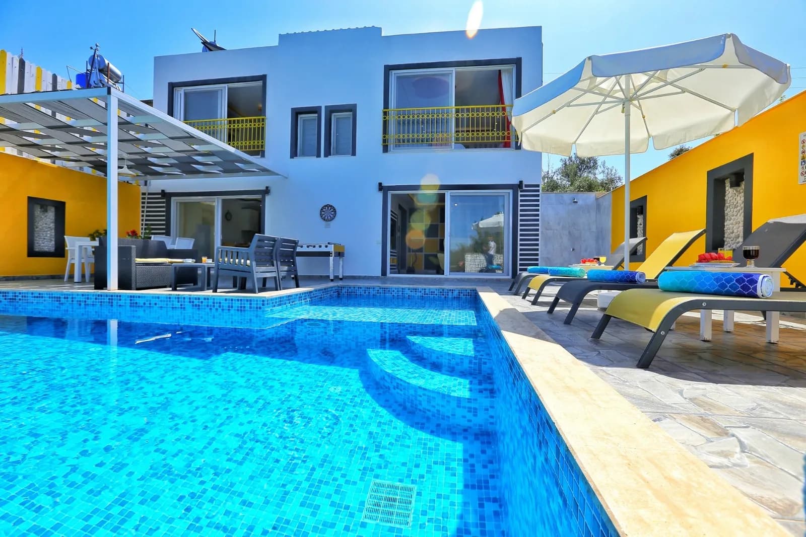 Villa Aşiyan Üzümlü, Kaş — muhafazakâr villa