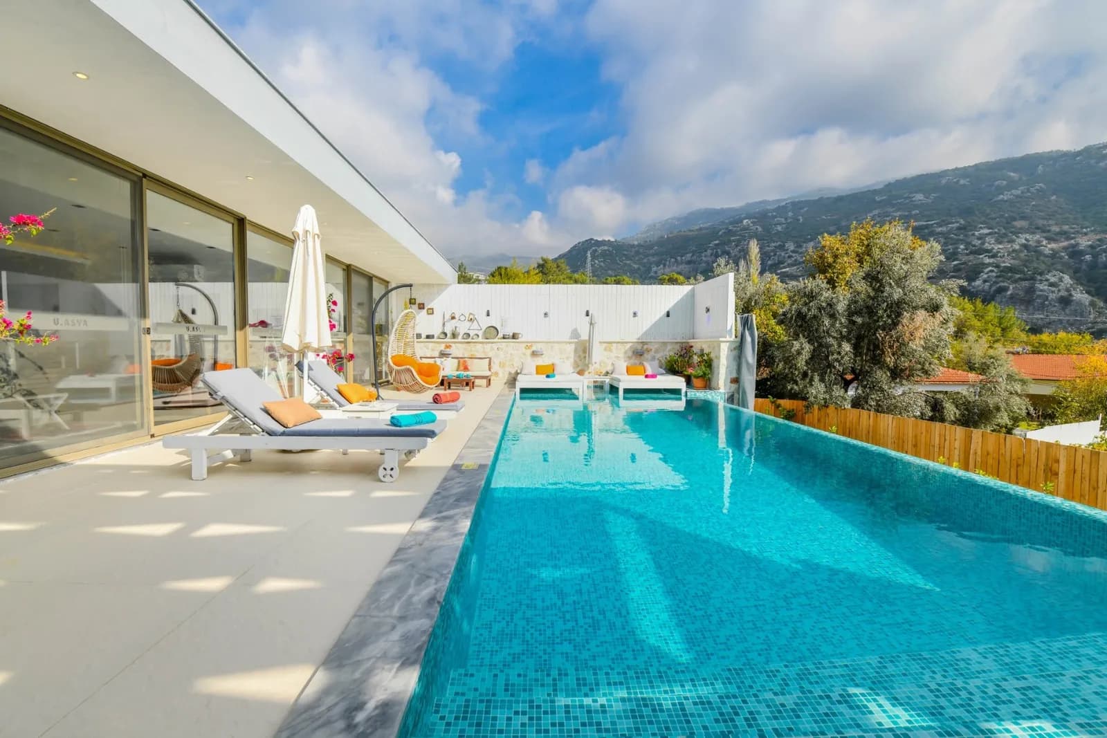 Villa Aysa İslamlar, Kaş — muhafazakâr villa
