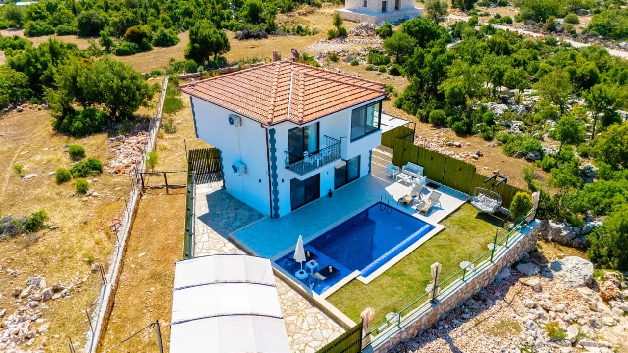 Villa Belenardi Belenli, Kaş — muhafazakâr villa
