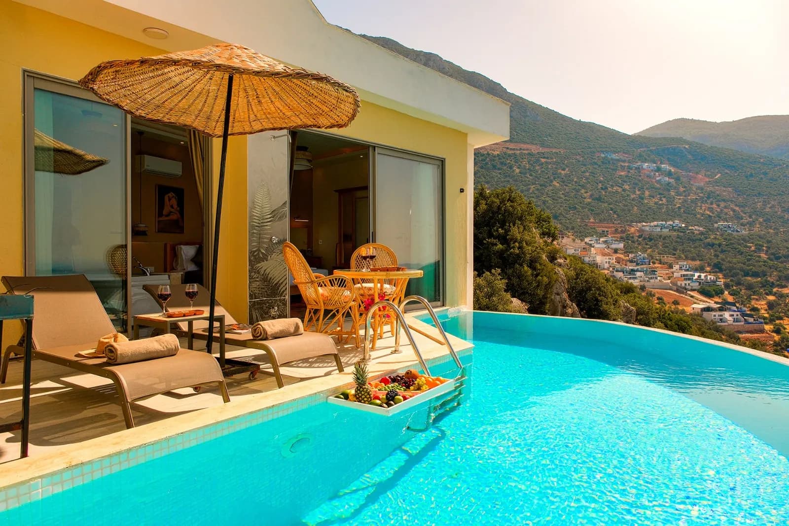 Villa Bloom, Kaş — muhafazakâr villa
