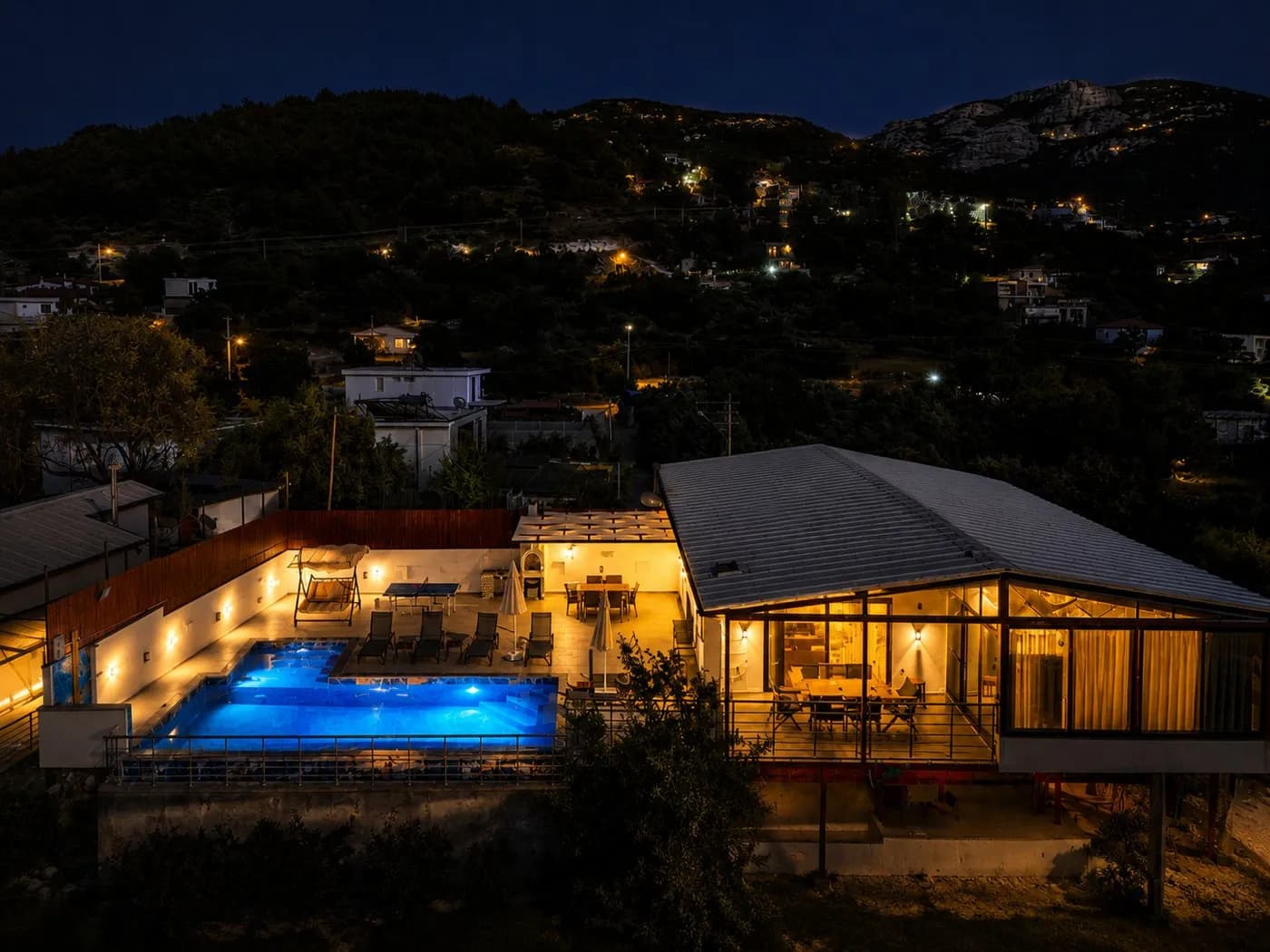 Villa Çınar Bey, Kaş — muhafazakâr villa