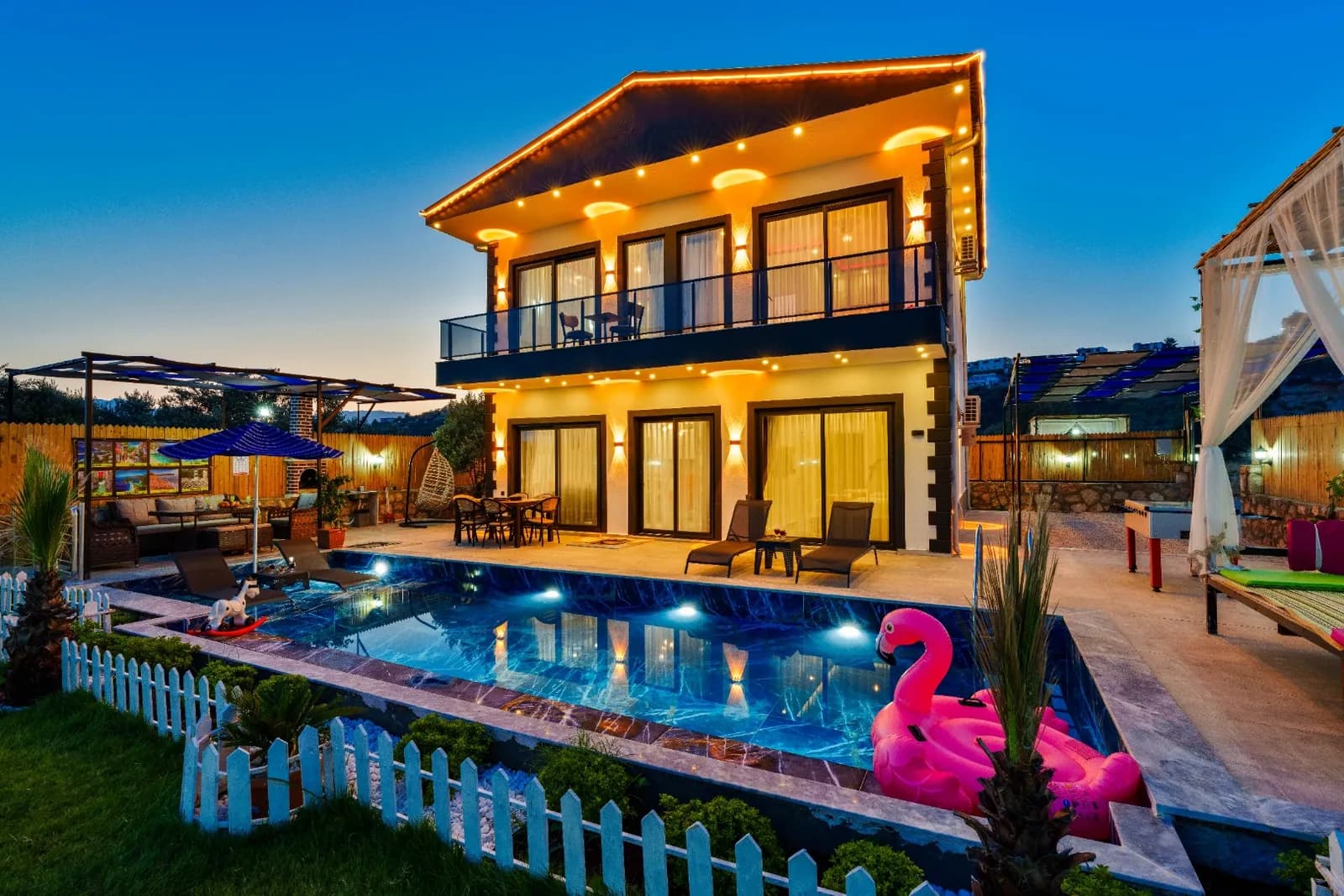 Villa Dore 2, Kaş — muhafazakâr villa
