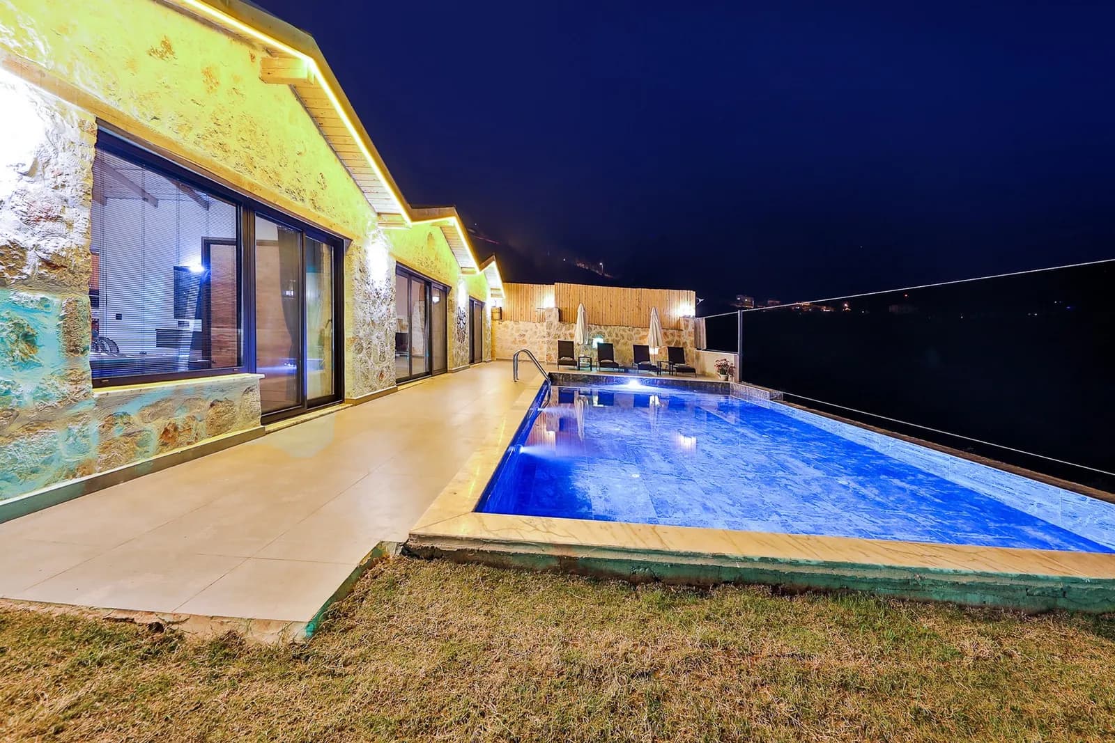 Villa Egol, Kaş — muhafazakâr villa