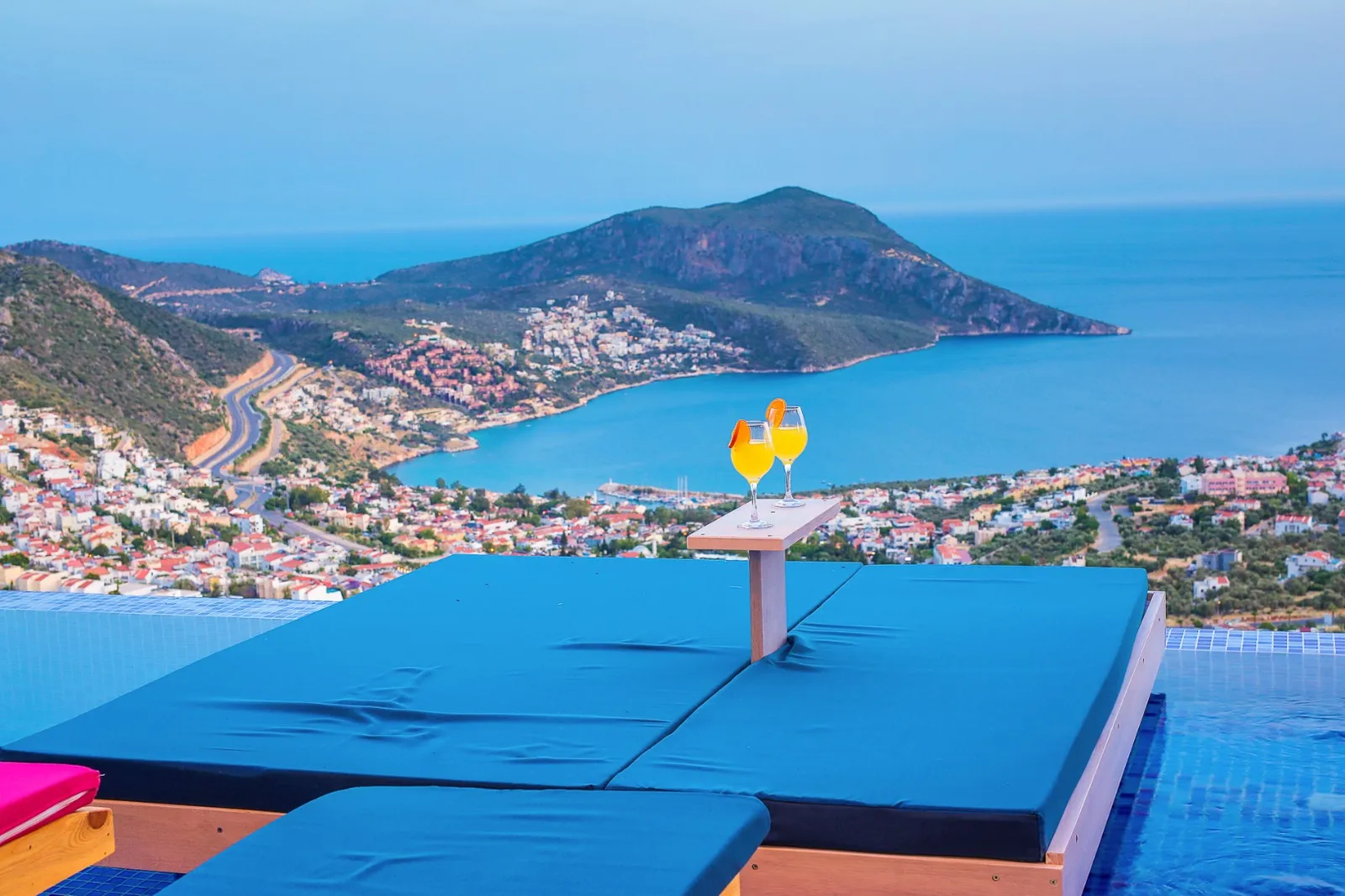 Villa Etiler, Kaş — muhafazakâr villa