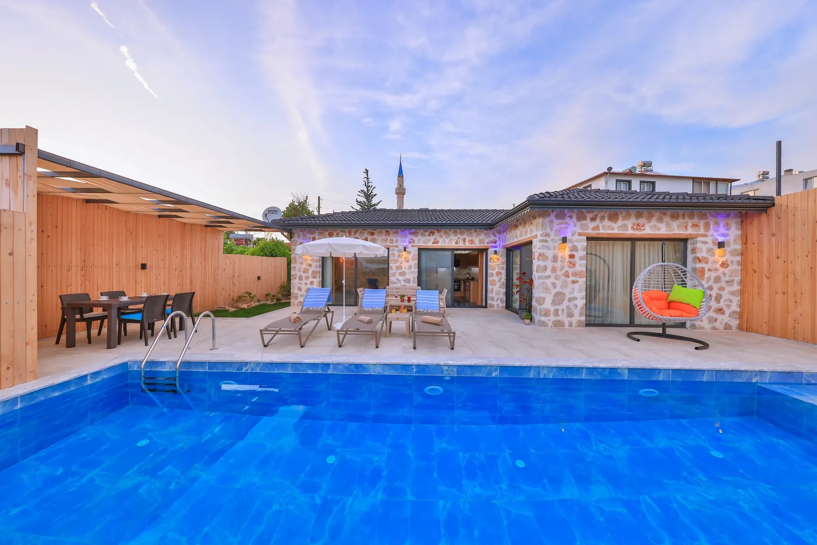 Villa Freya Balayı, Kaş — muhafazakâr villa