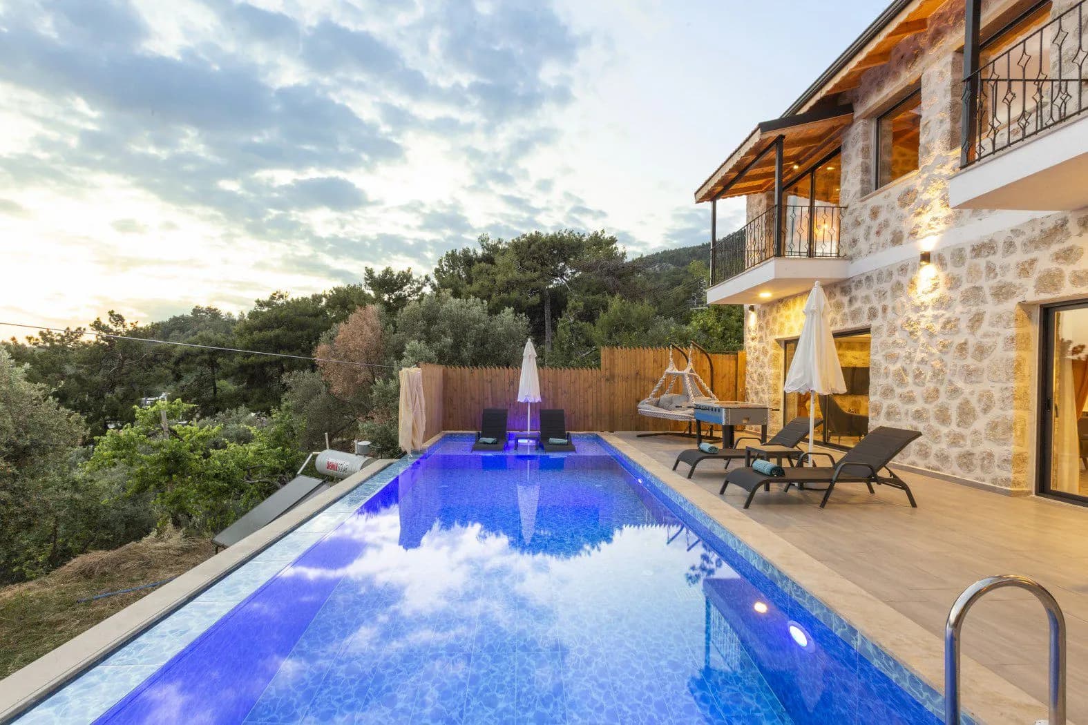 Villa Mustang