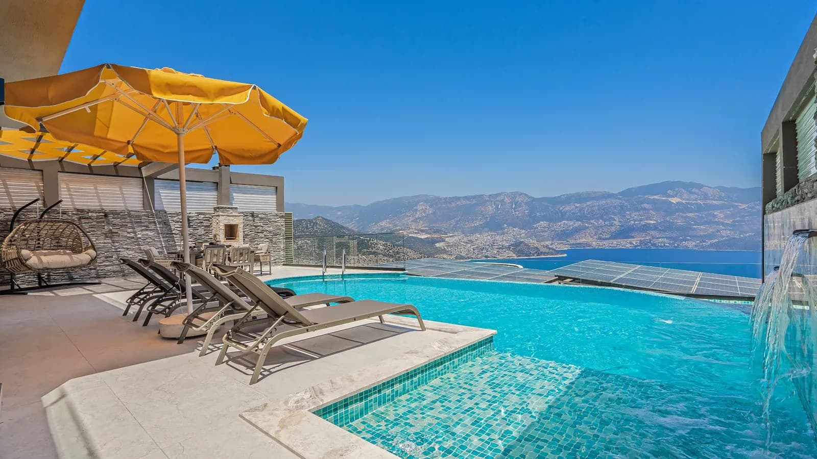 Villa Nairobi 2, Kaş — muhafazakâr villa