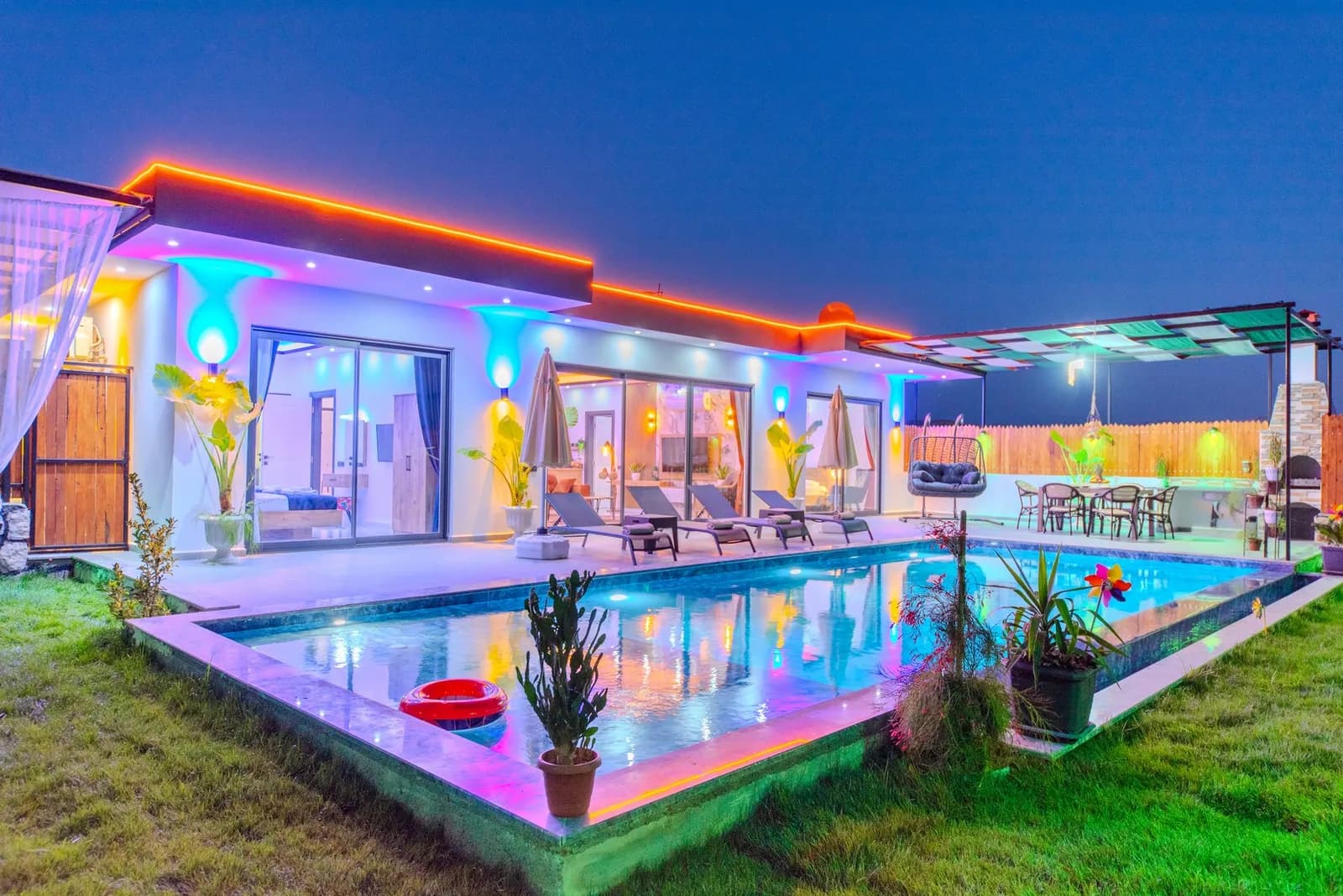 Villa Nirva, Kaş — muhafazakâr villa