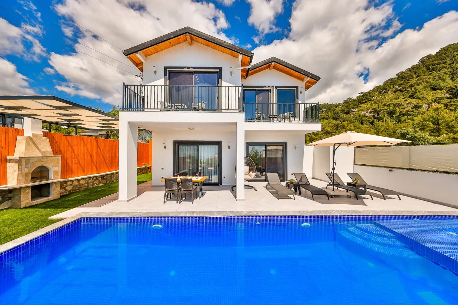 Villa Norton, Kaş — muhafazakâr villa