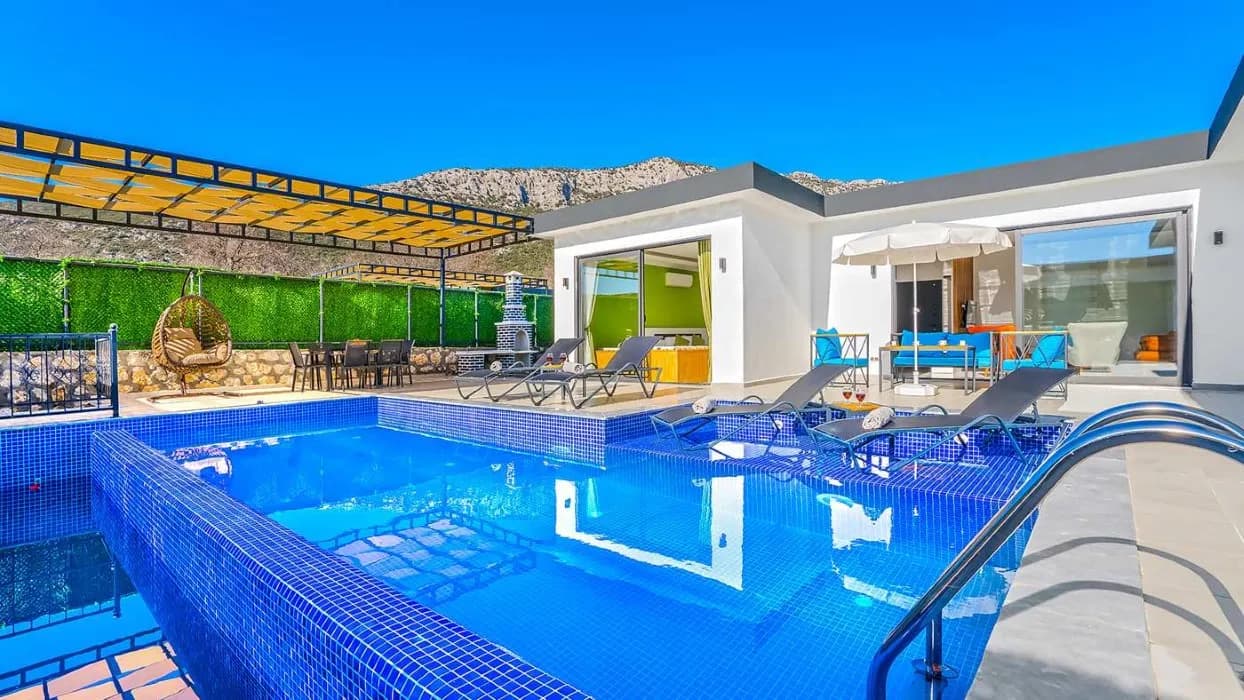 Villa Ortaç 1, Kaş — muhafazakâr villa
