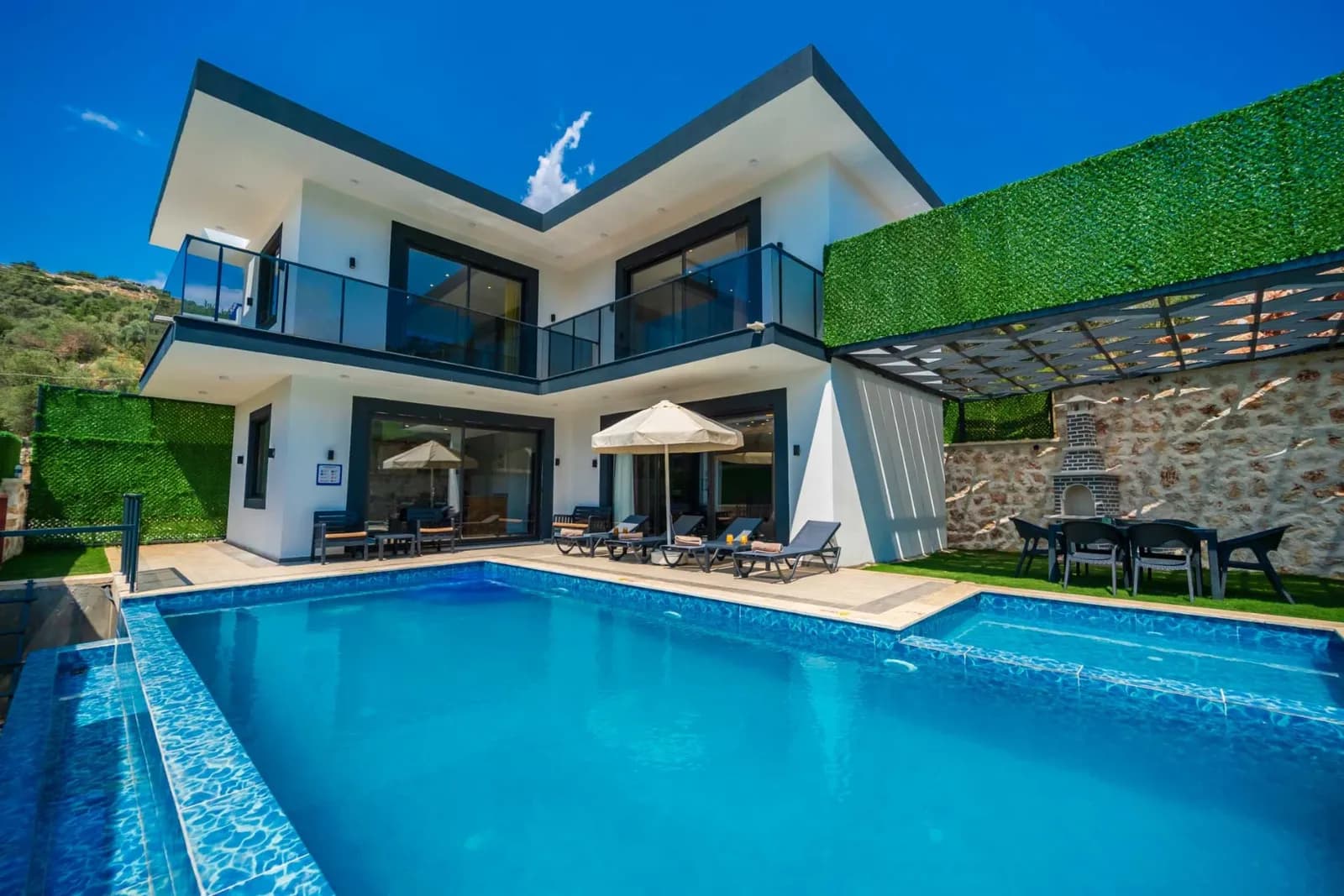 Villa Sardem A, Kaş — muhafazakâr villa