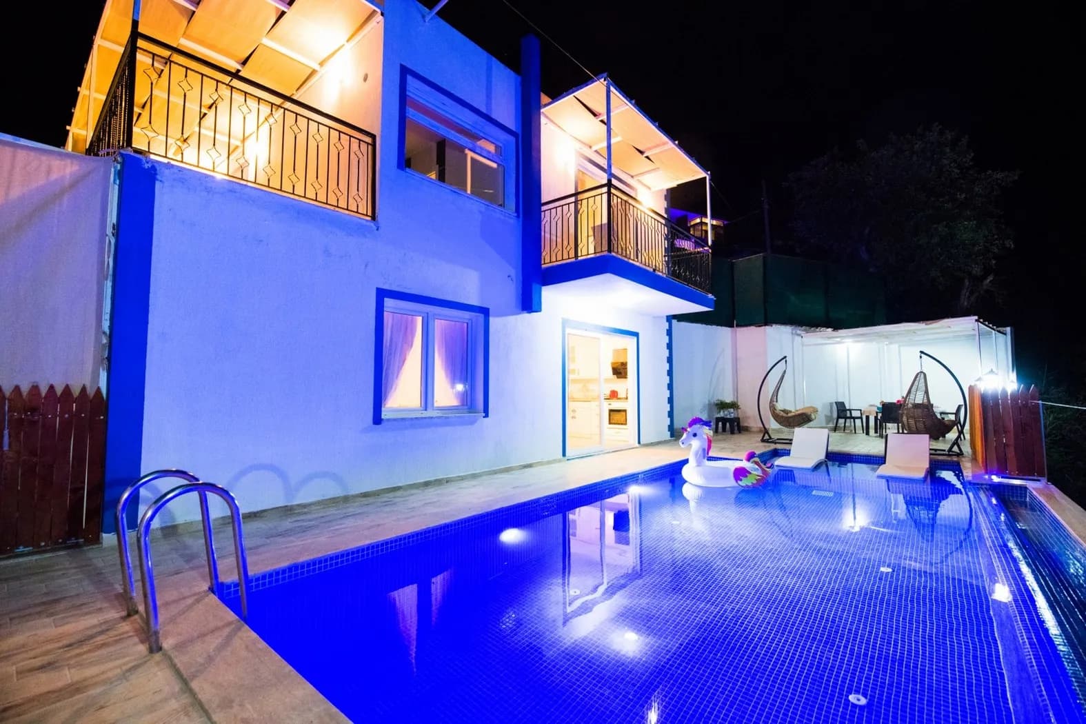 Villa Şükrü, Kaş — muhafazakâr villa