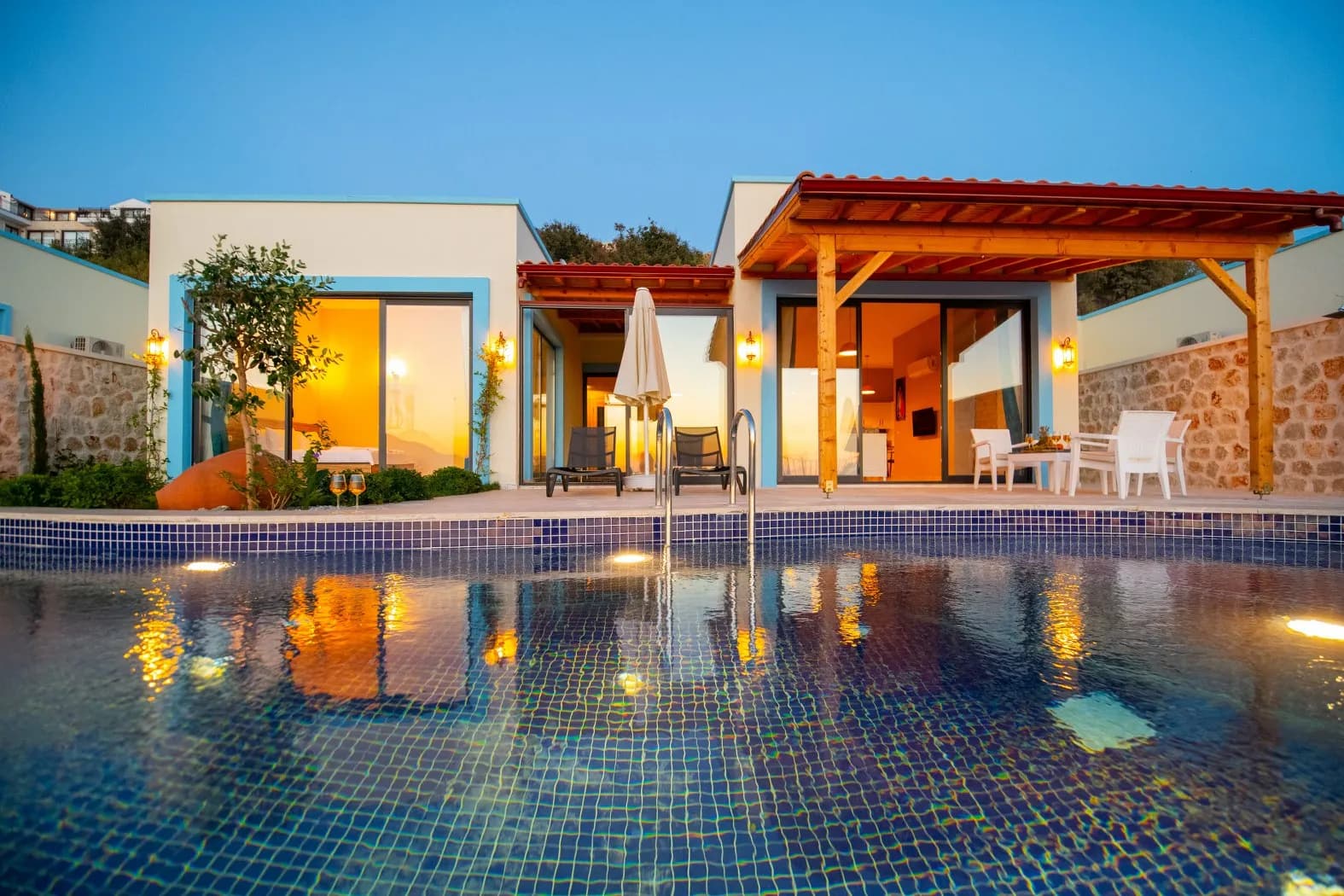 Villa Coral, Kaş — muhafazakâr villa