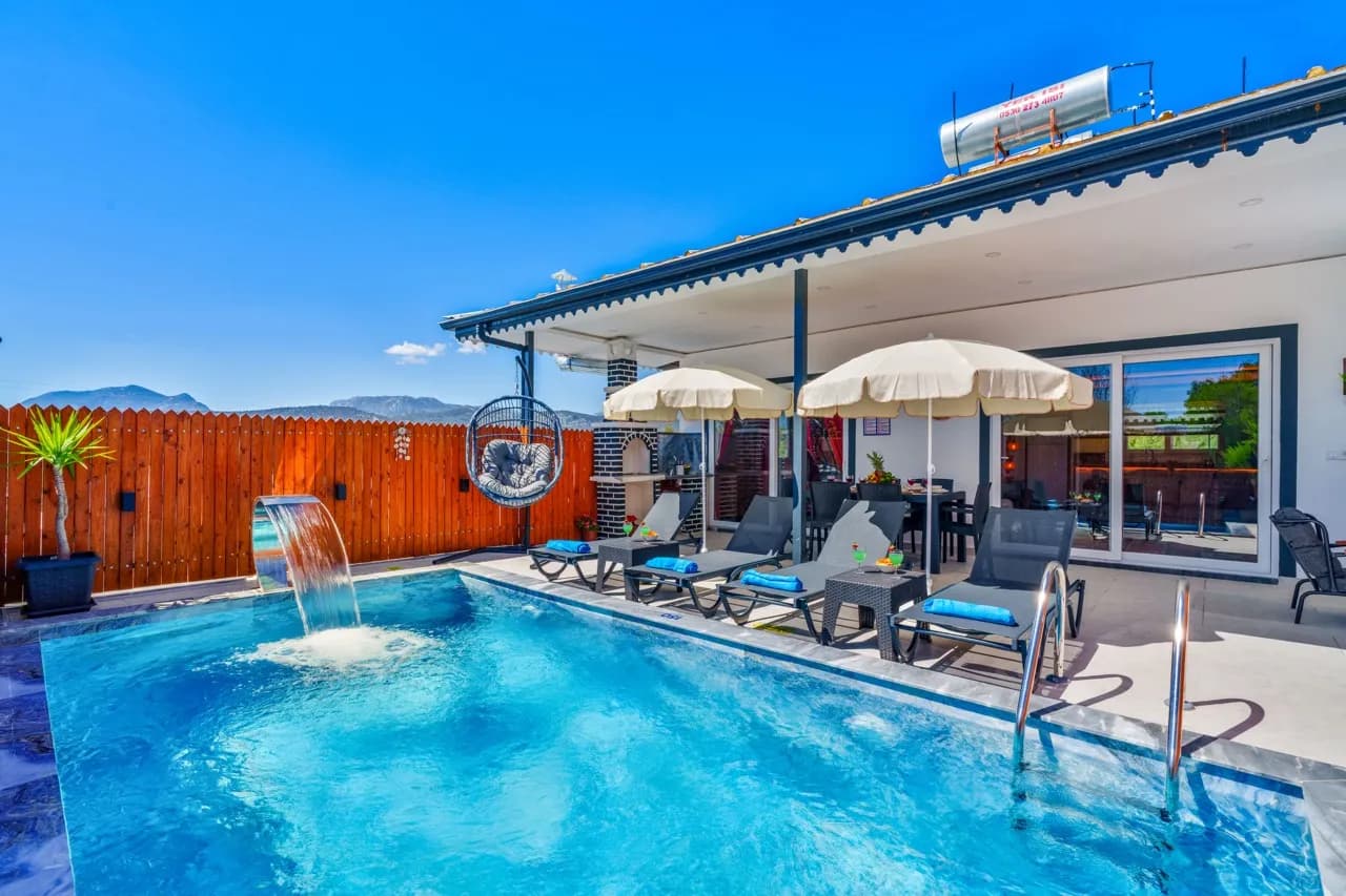 Villa Zirve Çavdır, Kaş — muhafazakâr villa